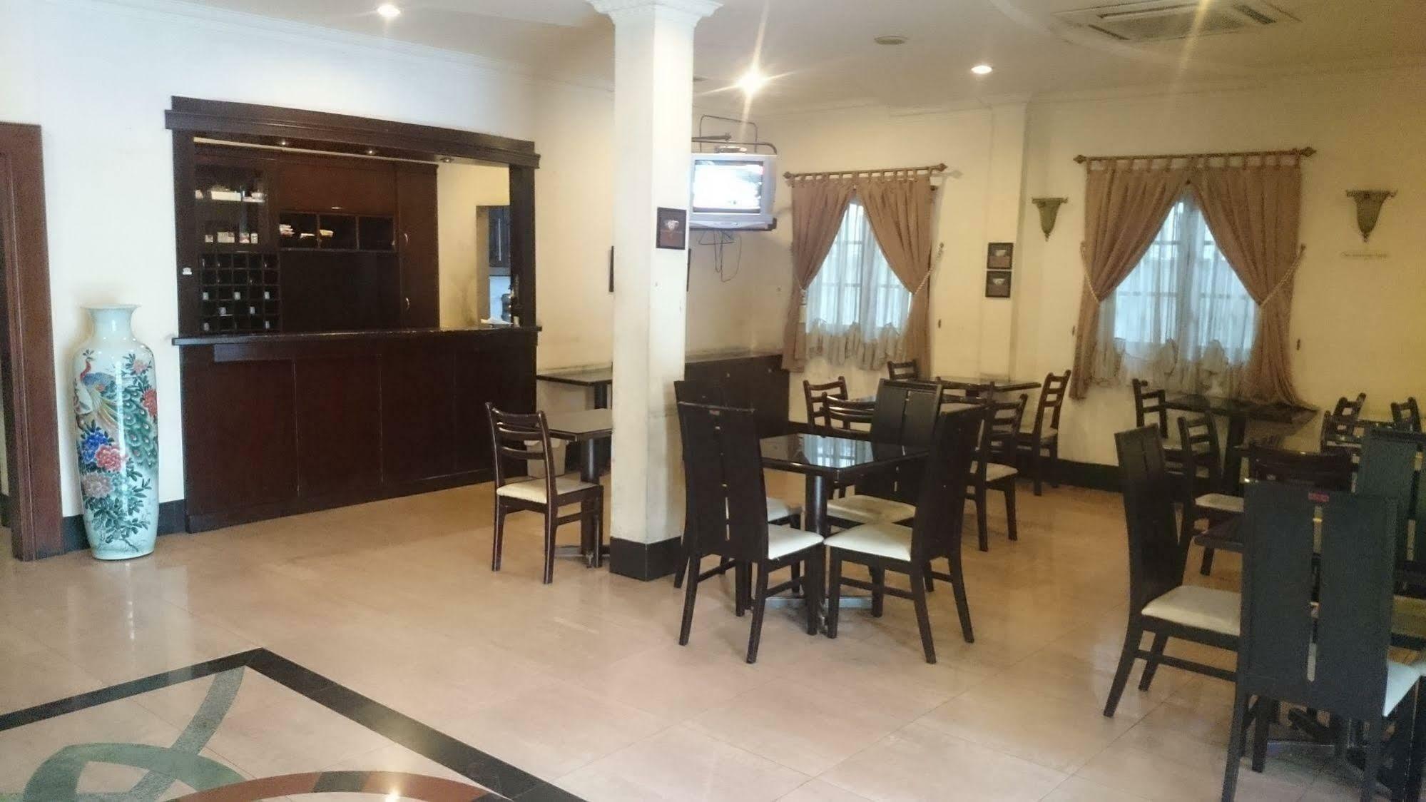 מדאן Hotel Citi International Palang Merah מראה חיצוני תמונה
